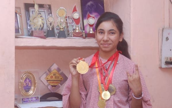 प्रदेश की टॉपर को मिलेगी 1 लाख की स्कॉलरशिप, उनका स्कूल भी होगा सम्मानित