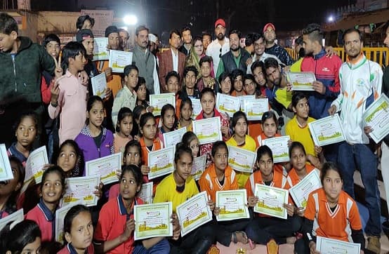 स्वच्छता अभियान के तहत स्कूली बच्चों को कराई गई कबड्डी प्रतियोगिता