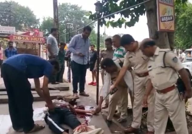 JAH चौराहे के पास खून से सना युवक का शव मिला, तीन दिन में तीसरी हत्या से सनसनी
