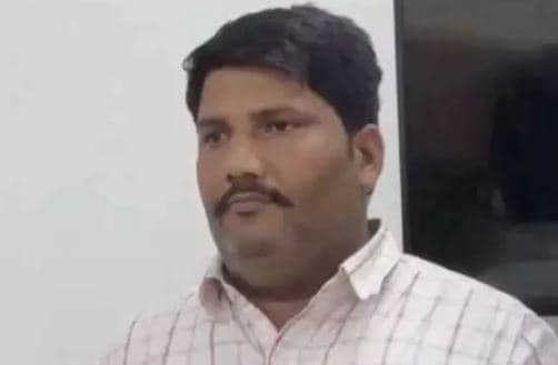 फरार हत्यारोपी की तलाश में तीन टीमें जुटी, एक दर्जन से अधिक ठिकानों पर दबिश