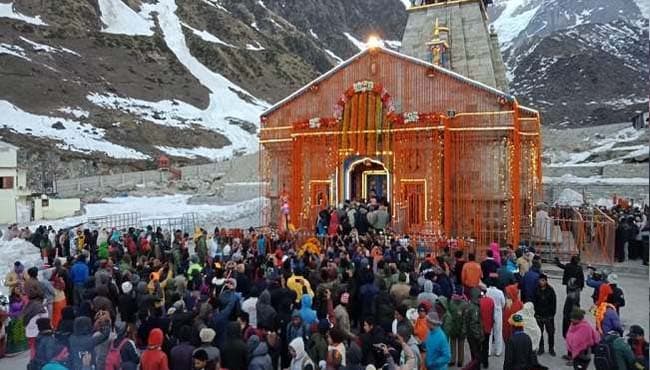 Kedarnath Dham: खुल गए केदारनाथ धाम के कपाट, दर्शन को उमड़े श्रद्धालु, देखिये PHOTOS