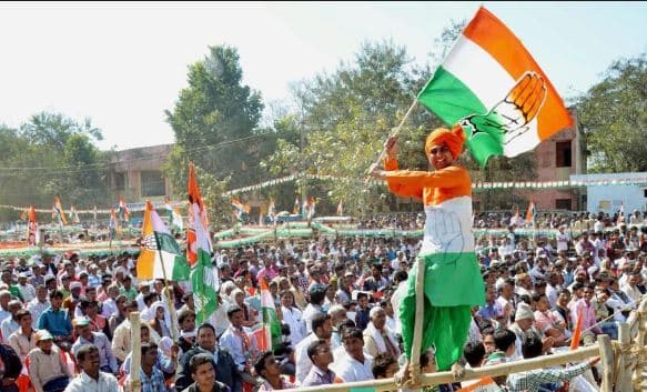 MP ELECTION 2018 : नतीजों से पहले कांग्रेस में लगने लगे सरकार बनने के पोस्टर