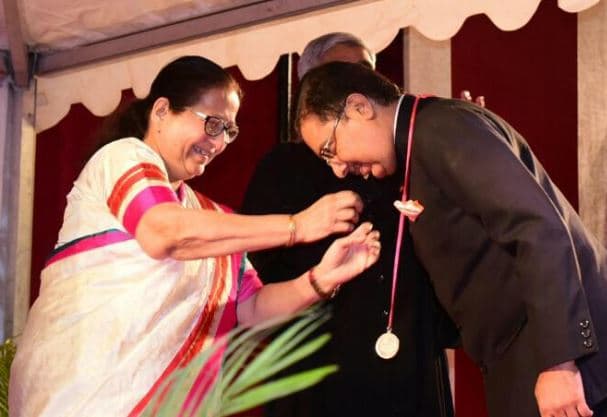 उत्कृष्ट कार्यों के लिए प्रदेश के एडीजीपी मनीष शंकर शर्मा सम्मानित