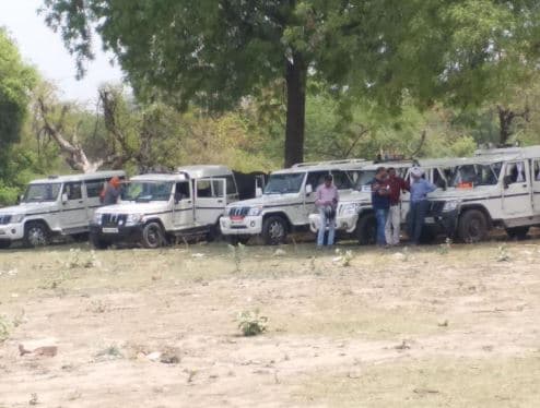 अवैध अतिक्रमण पर प्रशासन की कार्रवाई, अफसरों के सामने नेताओं की नहीं चली
