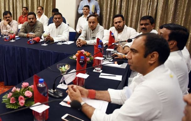मंत्री ने इंजीनियर से पूछे कटौती के आकंड़े, गलत बताने पर सुनाया MLA का फोन, दी धमकी