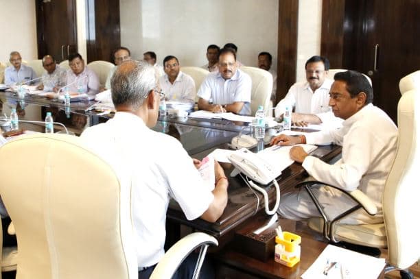 घटिया सड़्रक निर्माण की जिम्मेदारी पर सीएम की दो टूक, आपस में तालमेल बैठाएं एजेंसियां