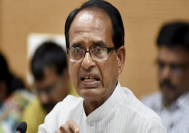 मंडला कलेक्टर की पोस्ट पर दंगल, अब पूर्व सीएम बोले-‘ कलेक्टर को इसका नैतिक अधिकार नहीं ‘