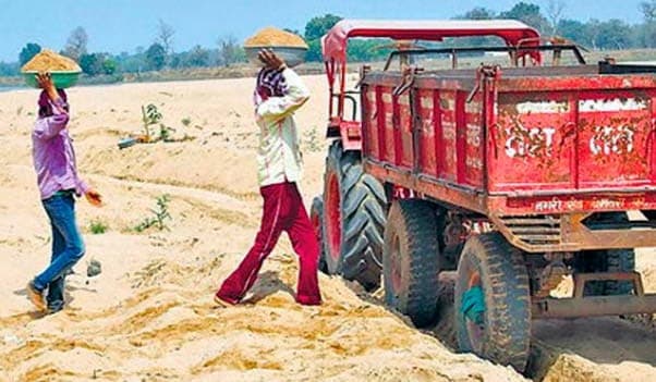 वर्चस्व के लिए खूनी संघर्ष, तीन घायल, मामला दर्ज
