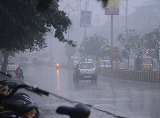 ग्वालियर में तेज बारिश, जावेद अली का कार्यक्रम रद्द