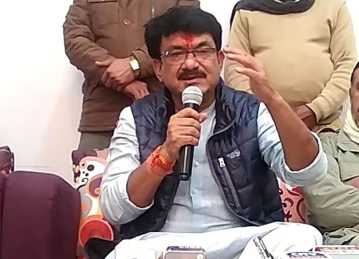 ‘सिंधिया, दिग्विजय, कमलनाथ ठान लें तो भाजपा के 10 से ज्यादा विधायक टूटकर आ जाएंगे’