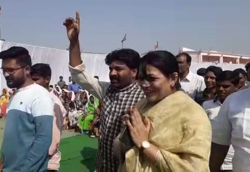 बीजेपी को बड़ा झटका, भाजपा नेत्री ने थामा हाथ