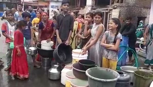 नर्मदा जल योजना में भ्रष्टाचार का मुद्दा फिर गर्म, भीषण गर्मी में बून्द बून्द को तरस रहे लोग