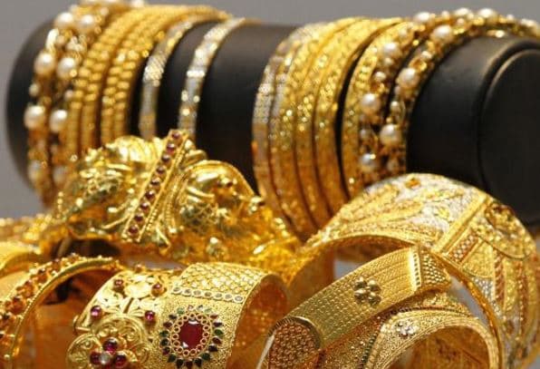 Gold Silver Price: ग्लोबल मार्केट की गिरावट का असर घरेलू कीमतों पर भी