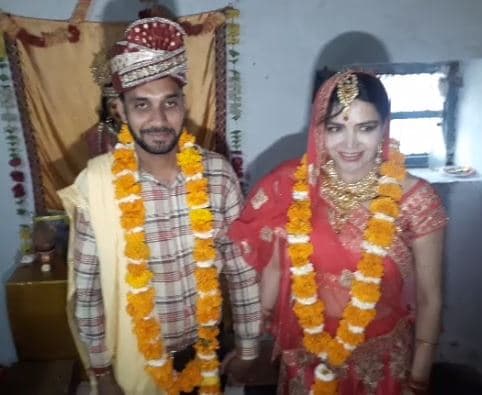 अमेरिका से आई दुल्हन ने रची एमपी के युवक से शादी, होली के दिने लिए फेरे