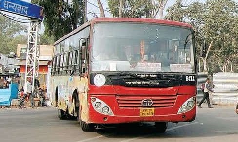 महापौर पास की सब्सिडी नहीं मिलने से थमे बसों के पहिए