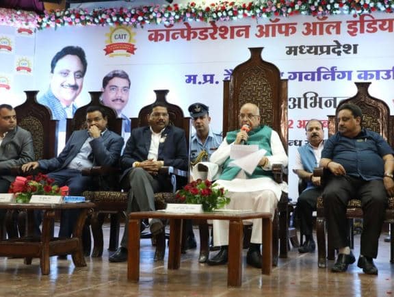 विश्वविद्यालय स्टूडेंट्स को नौकरी करने वाला नहीं देने वाला बनाएं: राज्यपाल
