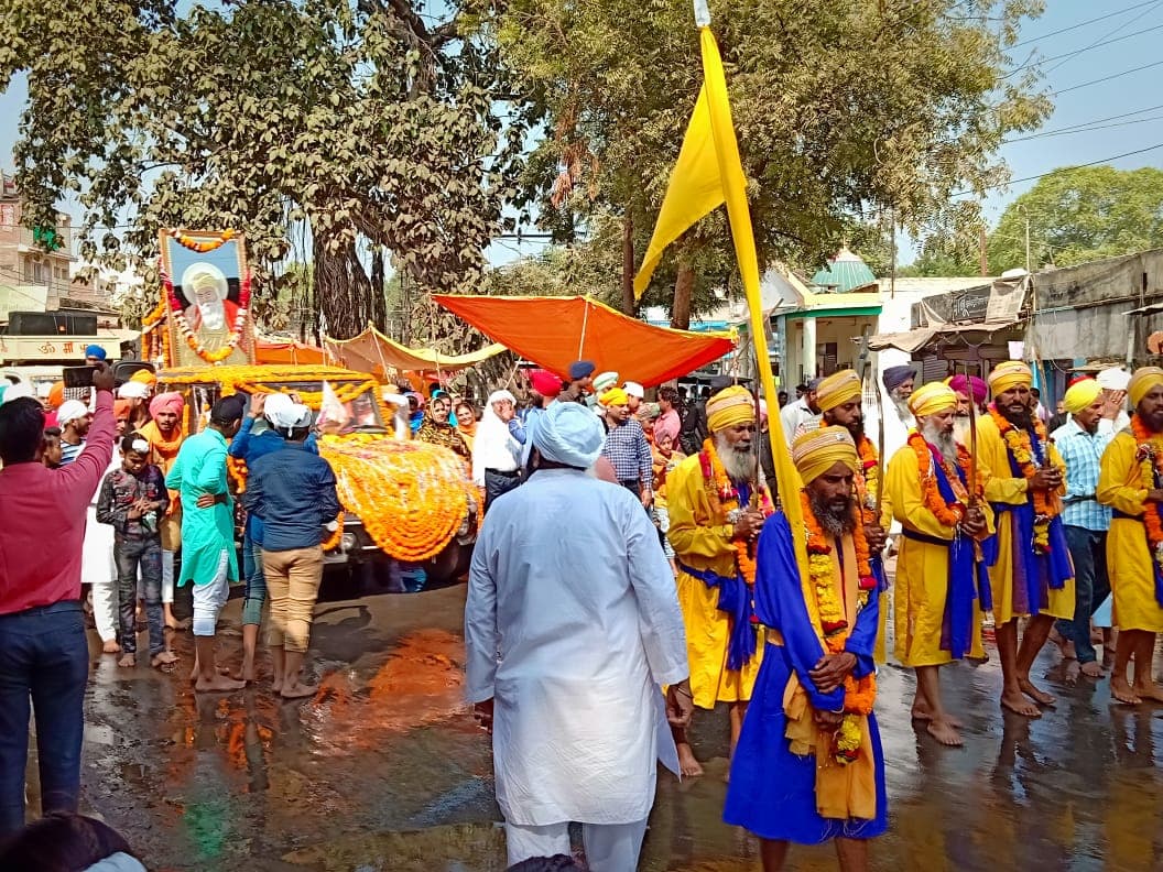 धूमधाम से मनाई गई गुरु नानक जयंती