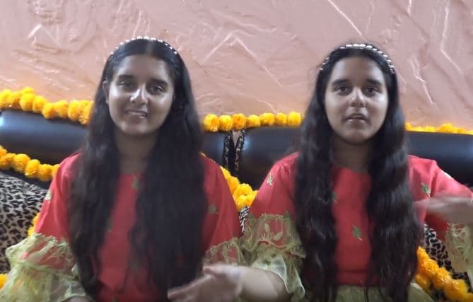 दिवाली पर कैसे रहें पटाखों से सुरक्षित, बता रही हैं नव्या और भव्या