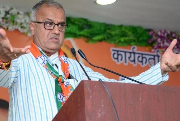 सरकार के साय में माफिया करेंगे अवैध खनन, रेत नीति पर भाजपा सांसद का कटाक्ष