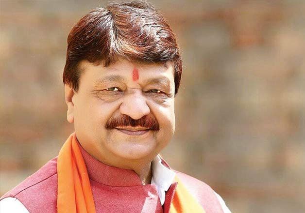 BJP की बंपर जीत के बाद चर्चा में यह पोस्टर, इस दिग्गज नेता को बताया ‘टाइगर ऑफ़ मप्र’