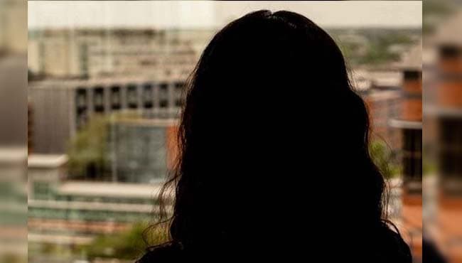 लेडी अफसर धमकाती हैं…’ऐसा फंसाऊंगी कि नौकरी करना भूल जाएगा’