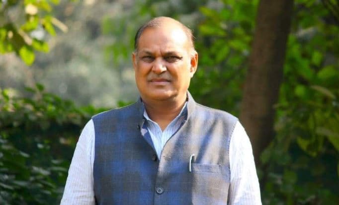 लगातार चौथी बार हारे अशोक सिंह, वोट प्रतिशत घटा, हार का अंतर बढ़ा