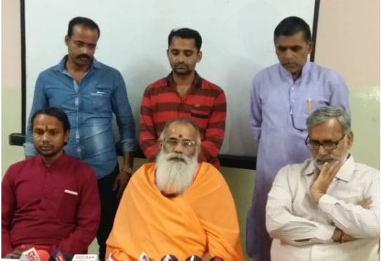 विधानसभा चुनाव : बागी बने स्वामी पुष्करानन्द ने किया भाजपा को समर्थन देने का ऐलान