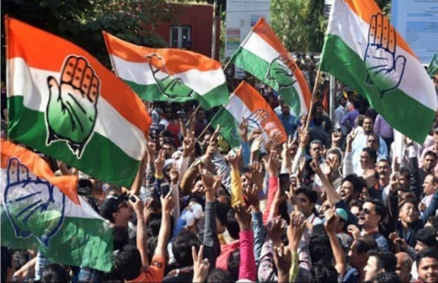 मंत्री ना बनाए जाने पर विधायकों के समर्थकों का हंगामा, चक्काजाम, टायरों में लगाई आग