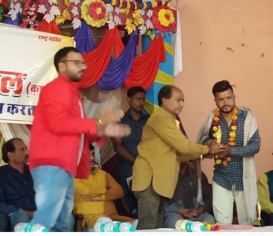 व्यापार मंडल ने किया पत्रकारों का सम्मान