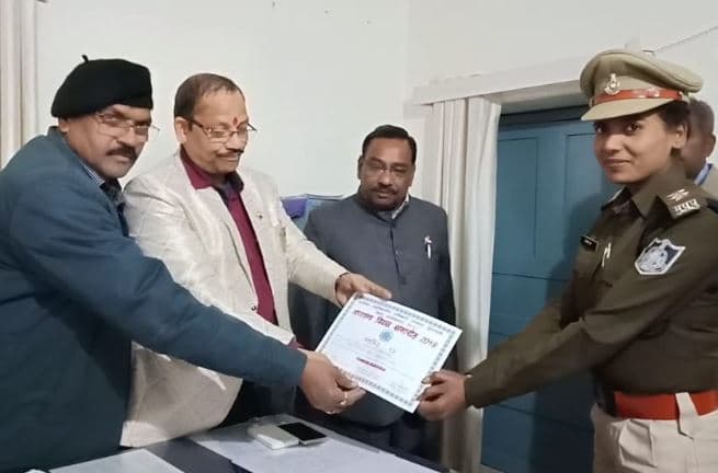 गणतंत्र दिवस के अवसर पर पुलिसकर्मियों को किया गया सम्मानित