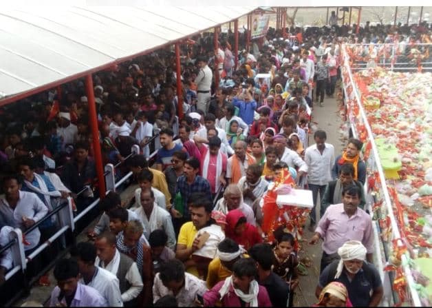 विश्व प्रसिद्ध मां जानकी करीला मेला में पहुंचे लाखों श्रृद्धालु पूजा अर्चना कर मांगी मन्नतें कराया राई नृत्य