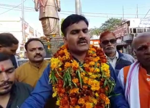 जनचेतना साइकिल यात्री जितेंद्र का सीहोर में किया स्वागत
