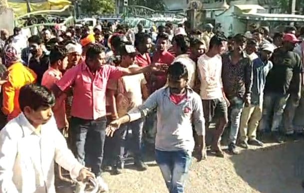 जबलपुर में 200 सफाई कर्मचारियों ने किया काम बंद, व्यवस्था चरमराई