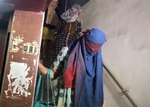 VIDEO: राजधानी में हाई प्रोफाइल सेक्स रैकेट का भंडाफोड़, विदेशी युवतियों सहित एक दर्जन धराये