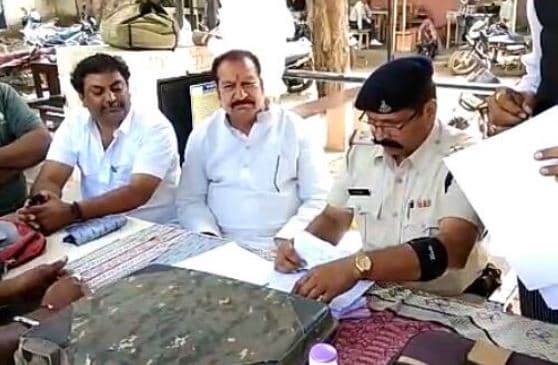 बिना अनुमति रैली निकालने पर बीजेपी विधायक पर मामला दर्ज, जेल भेजे गए