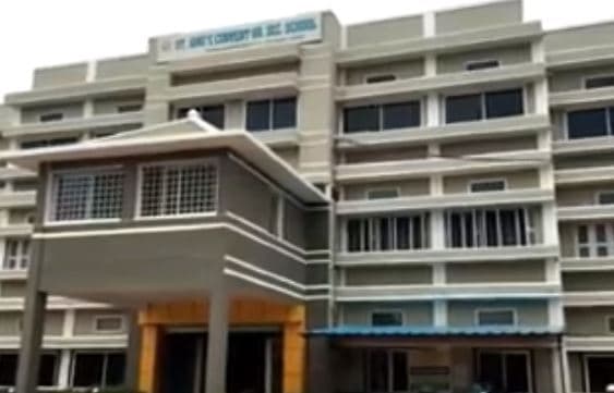 जूते ना पहनने पर स्कूल प्रबंधन ने 2 क्लास की छात्रा को किया बाहर, पिता ने सरकार से लगाई गुहार