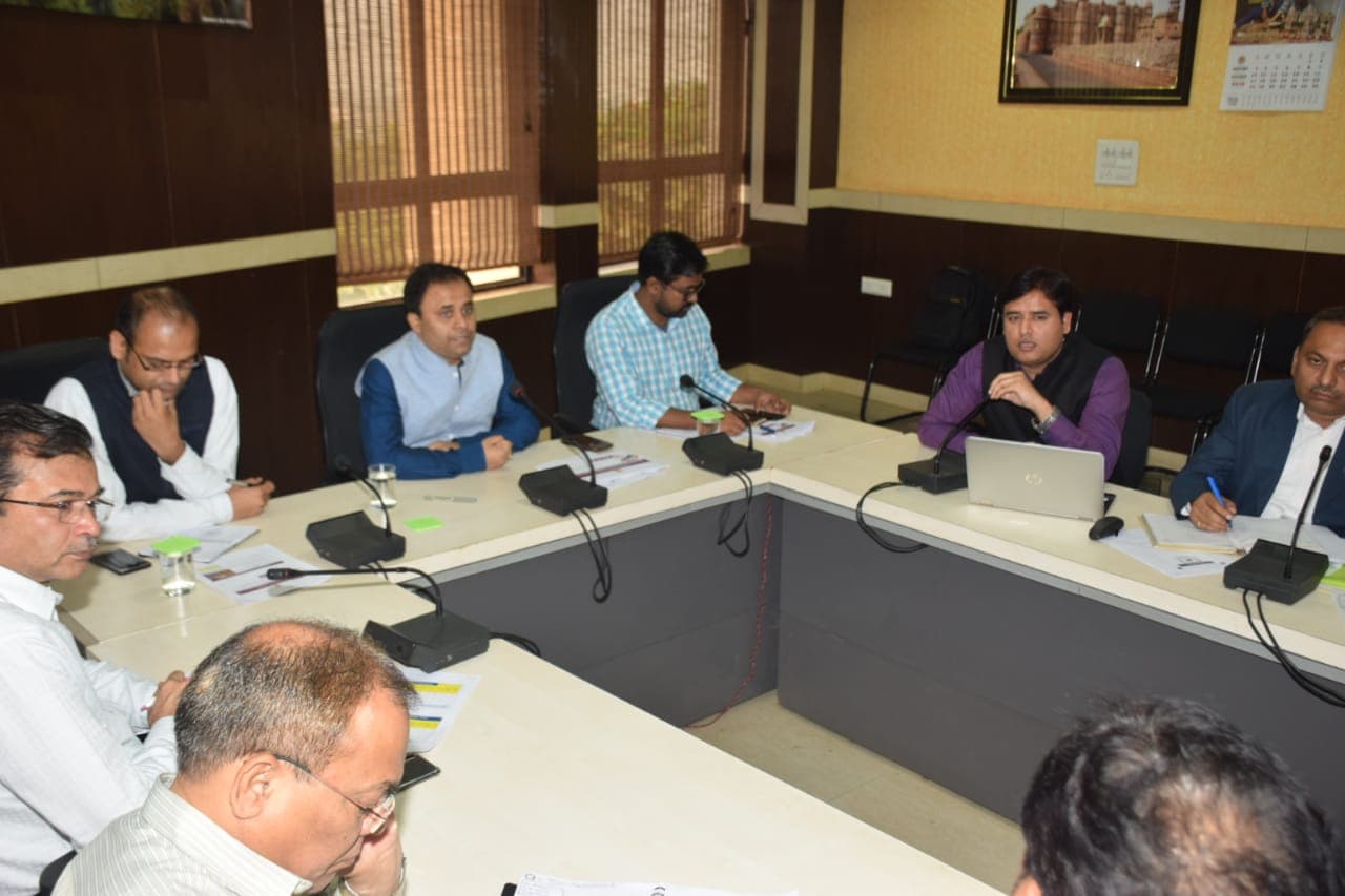 लापरवाही पर सीएमएचओ और जिला टीकाकरण अधिकारी का एक–एक माह का वेतन कटेगा