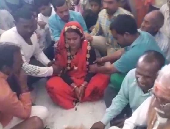 इस गांव मे लगती है सांपों की अदालत, आज भी अंधविश्वास में जी रहे यहां के लोग