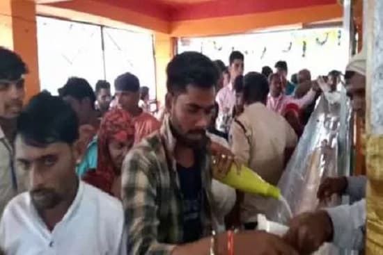 प्राचीन मंदिर में पड़वा पर दूध चढ़ाने से बन जाता है तालाब, यह है परंपरा