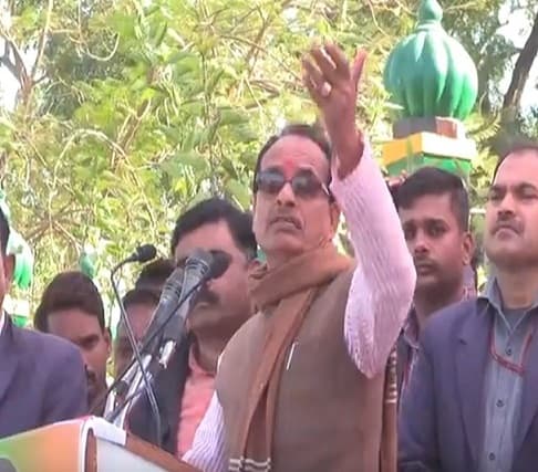 शिवराज ने फिर दी सरकार को चेतावनी बोले- ‘धैर्य की परीक्षा ना लें ठप कर देंगे एमपी’