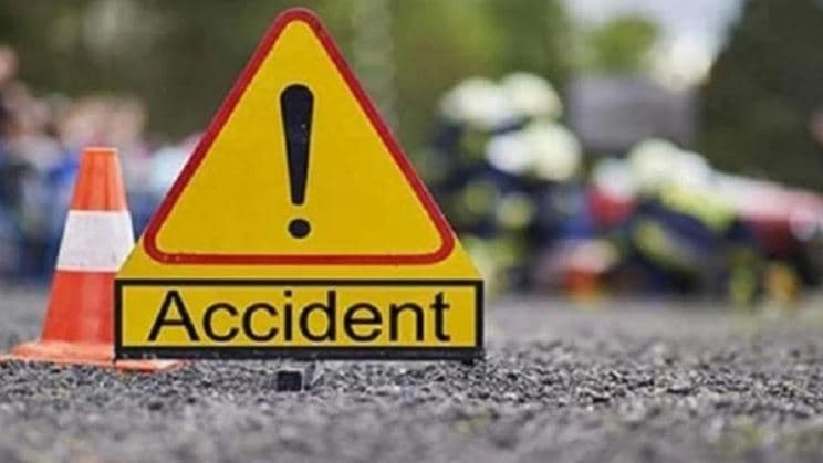 तेज रफ्तार कार ने बाइक सवार दंपत्ति को मारी टक्कर, ड्राइवर गिरफ्तार
