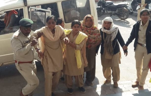 अतिक्रमण हटाने गए वन अमले पर हमला, 5 महिलाओं सहित 11 वनकर्मी घायल