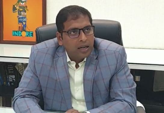 दुकानों के बाहर सामान रखने वालों पर अब निगम आयुक्त की टेढ़ी नजर
