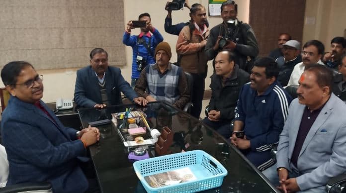 ग्वालियर: निगम प्रशासक बने संभाग आयुक्त ने किया पदभार ग्रहण, अधिकारियों से की चर्चा