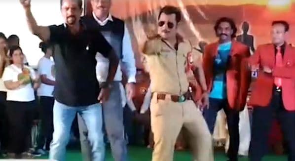 गर्ल्स कॉलेज में ‘मुन्नी बदनाम हुई’ गाने पर थिरके अतिथि विद्वान, मचाया हुडदंग, वीडियो वायरल