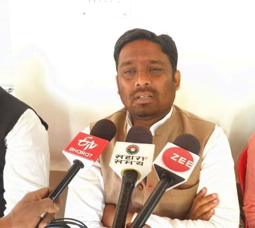 भोलेनाथ की शरण में कांग्रेस विधायक, 151 किमी कावड़ यात्रा पूरी कर किया जल अर्पण