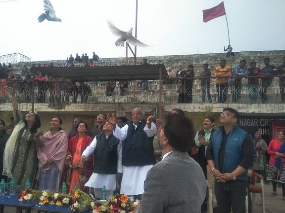 आरिफ नगर स्टेडियम में शुरू हुई कैम्ब्रिज स्कूल की दो दिवसीय स्पोट्स मीट