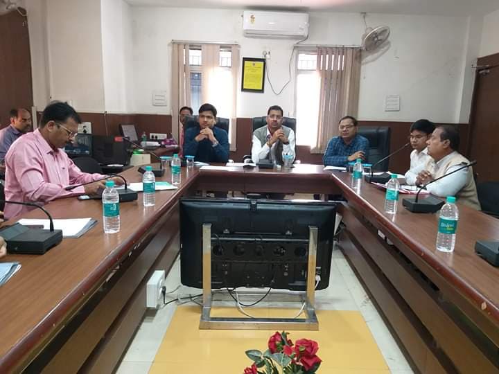 फीस में 10 प्रतिशत से अधिक वृद्धि करने पर अशासकीय स्कूलों पर होगी कार्रवाई, कलेक्टर