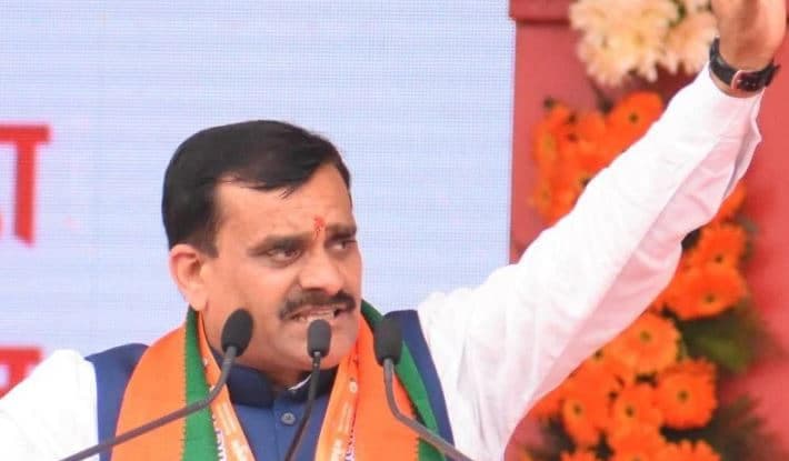 VD का पलटवार-पहले खुद पर उठ रहे सवालों का जवाब दे कमलनाथ