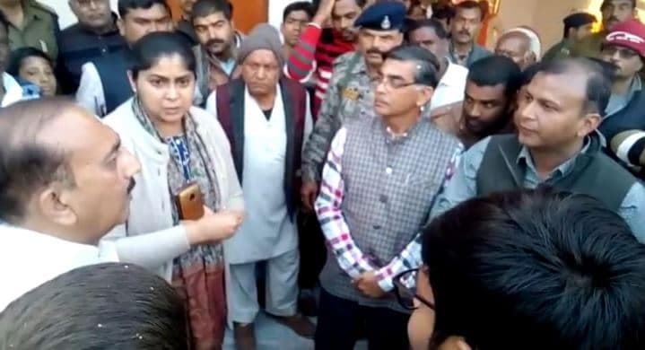 अधूरी काम को देख भड़के कैबिनेट मंत्री, अधिकारी ने कहा-‘SORRY SIR’